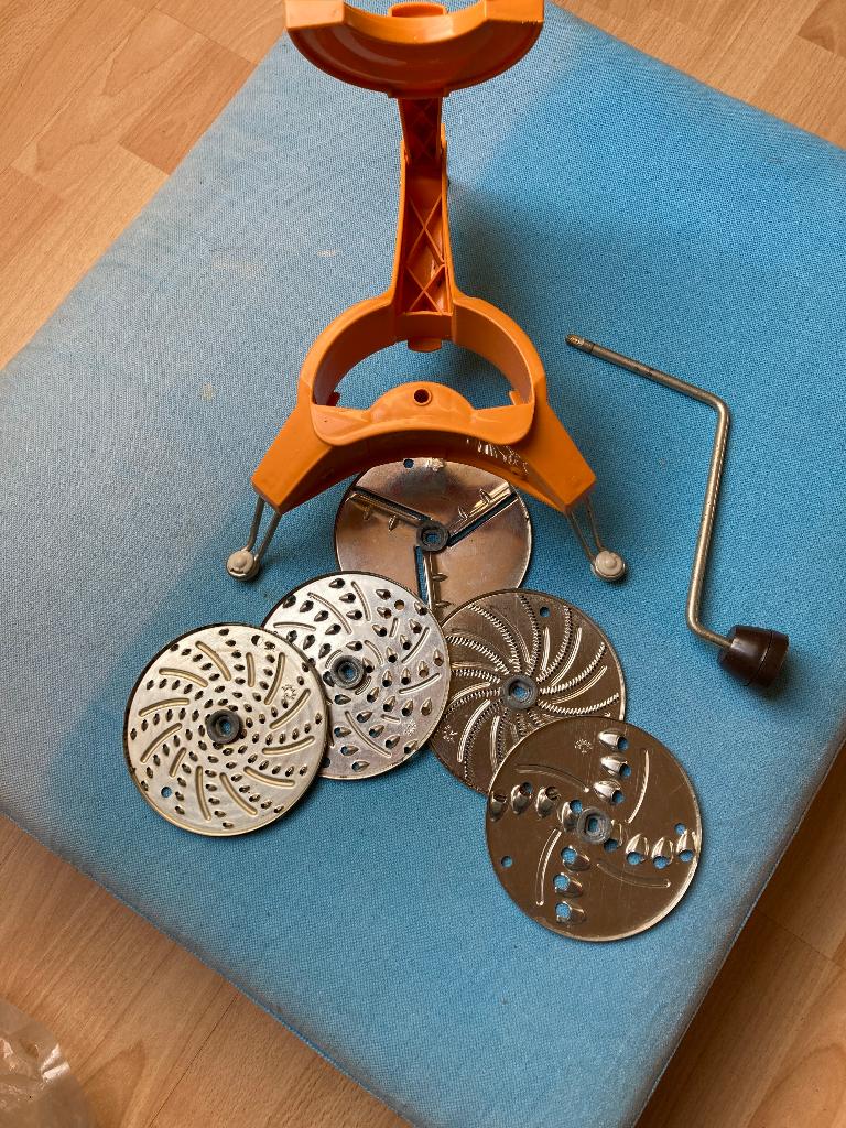 Vintage Groenten snijder rasper, Gebruikt, Kunststof, Ophalen of Verzenden, Snijmachine