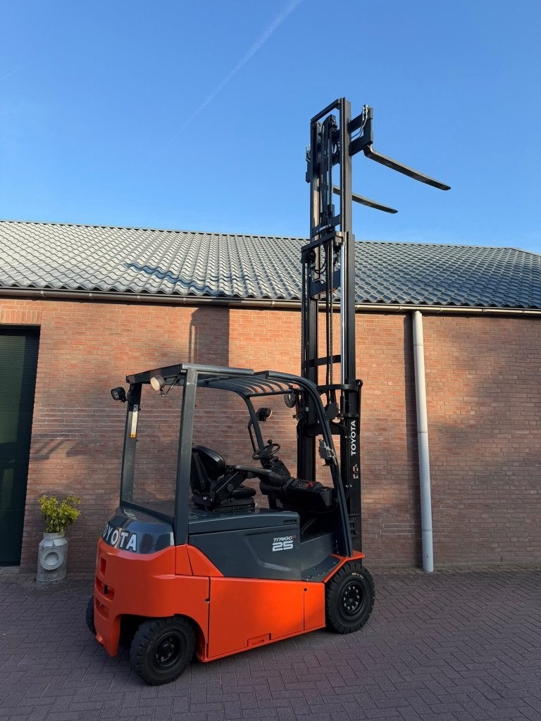 Toyota 8FBMT25 2500kg triplo elektrische heftruck, Heftruck, Ophalen of Verzenden, Toyota, Elektrisch