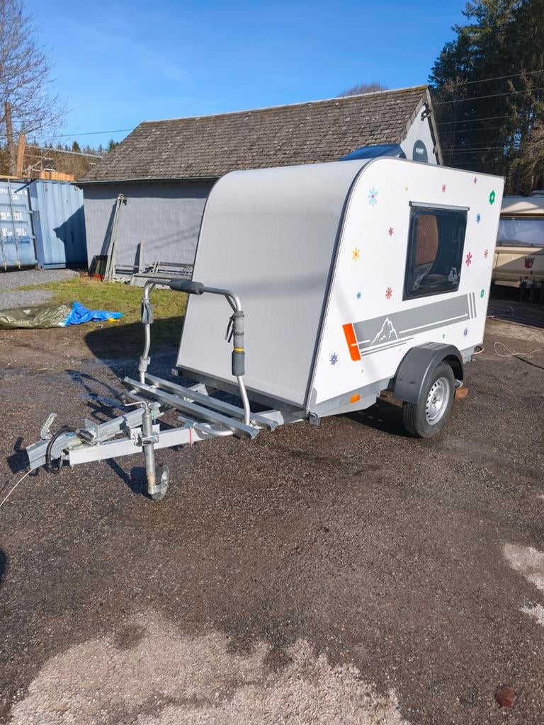Mini caravane (ÉTAT NEUF), Particulier, Autre, Roue de secours
