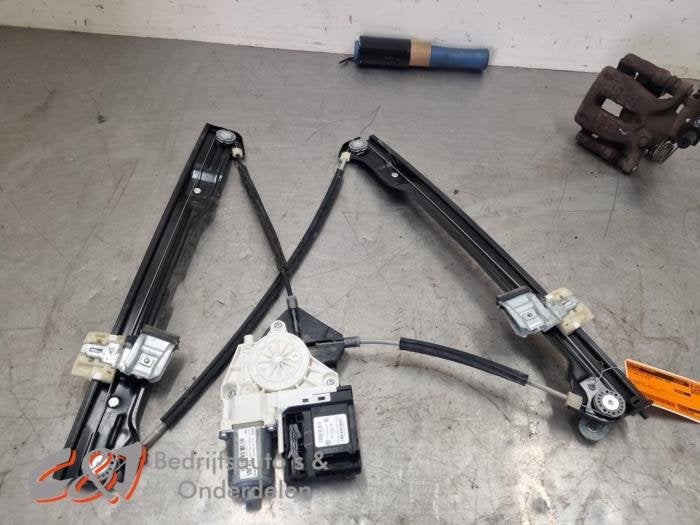 Ruitmechaniek 2Deurs rechts-voor van een Volkswagen Caddy, Gebruikt, -, Volkswagen, -