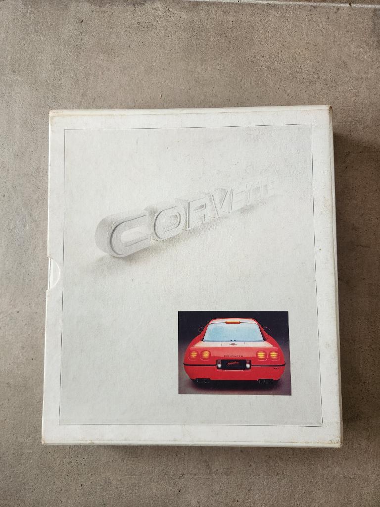 Dossier de presse original Chevrolet Corvette ZR-1, Ralph J. Kramer, Chevrolet, Enlèvement, Utilisé