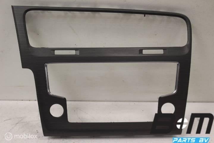 Afdekking van radio / navigatie VW Golf 7 5G1819743A, Gebruikt