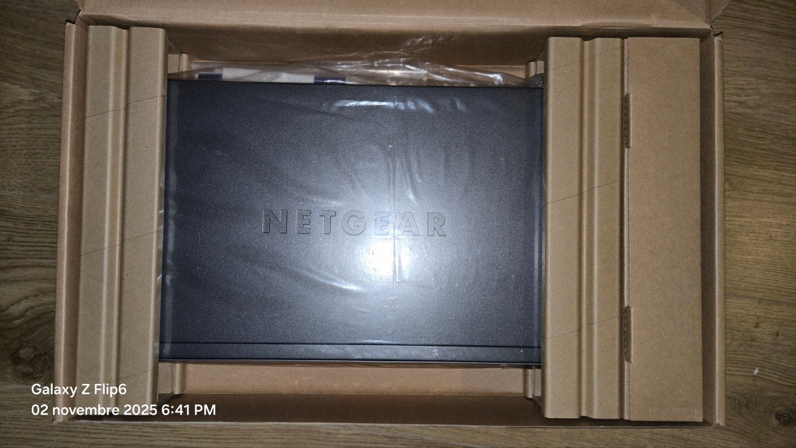 Netgear ProSafe GSM7224P 24-poorts Gigabit PoE+-switch (nieu, Computers en Software, Ophalen of Verzenden, Nieuw