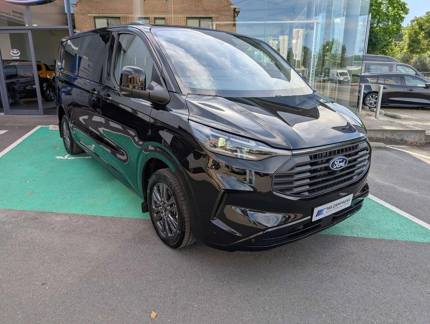 Ford Transit Custom DC 6pl Limited 320L L2 2.0TDCi 170pk A8, Automaat, 4 deurs, Stof, Gebruikt