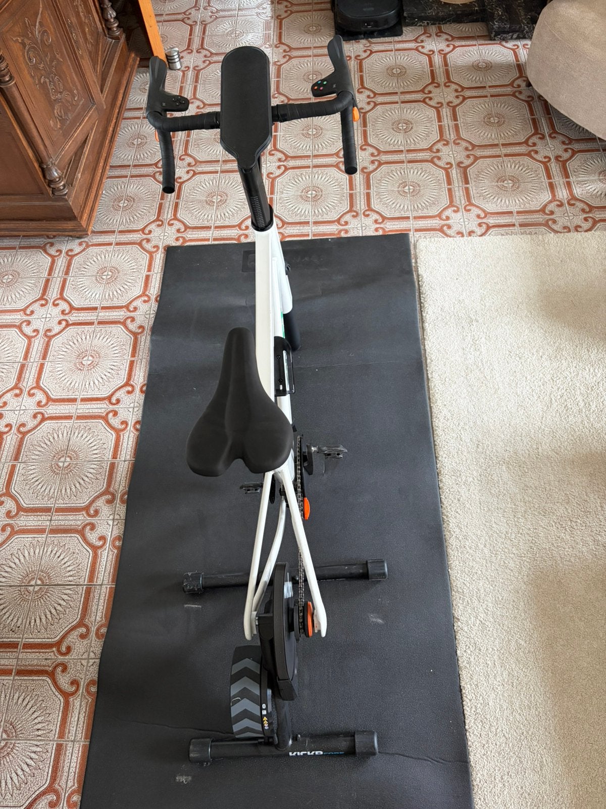 Zwift ride met Wahoo Kickr Core, Sport en Fitness, Ophalen, Zo goed als nieuw