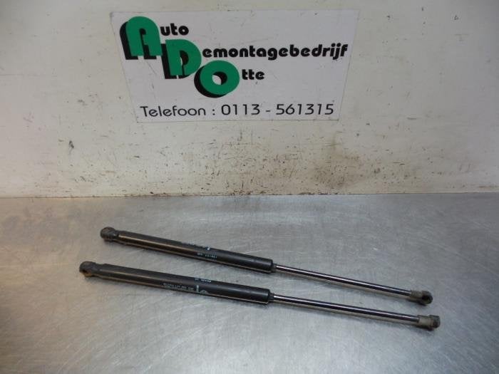Kit amortisseur gaz hayon d'un Volkswagen Fox (Fox 05-), Volkswagen, -, 3 mois de garantie, Utilisé