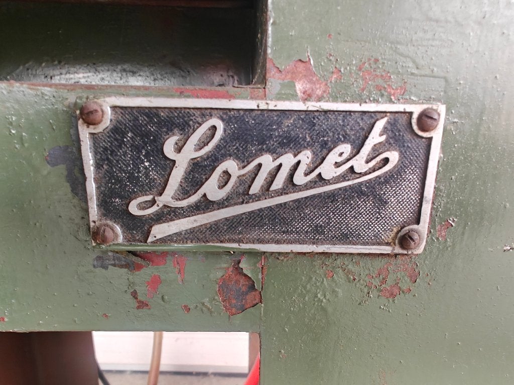 Lomet zwenkslijpmachine, Ophalen