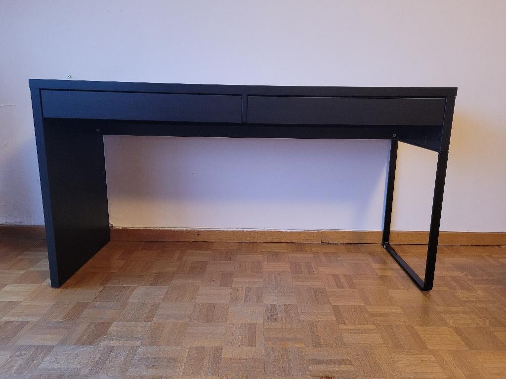Bureau Micke IKEA - noir, Huis en Inrichting, Bureaus, Zo goed als nieuw, Computerbureau, IKEA, Hout, Zwart, Kabelgoot, Met lades