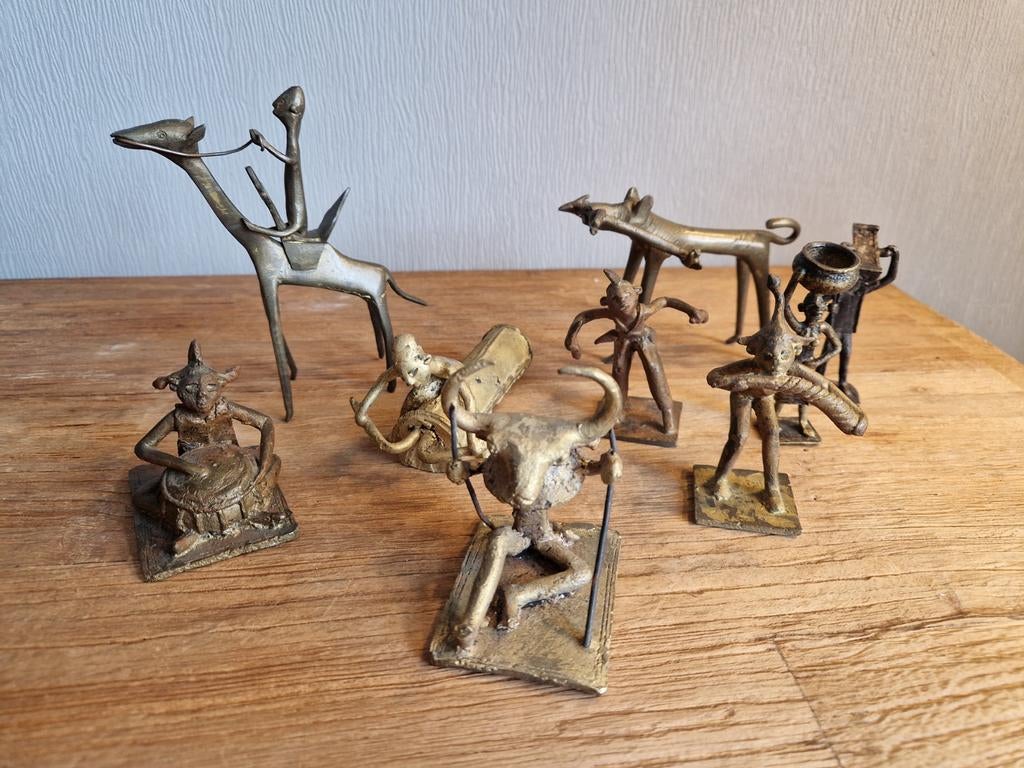 Lot van 9 Afrikaanse bronzen beeldjes, Ophalen of Verzenden
