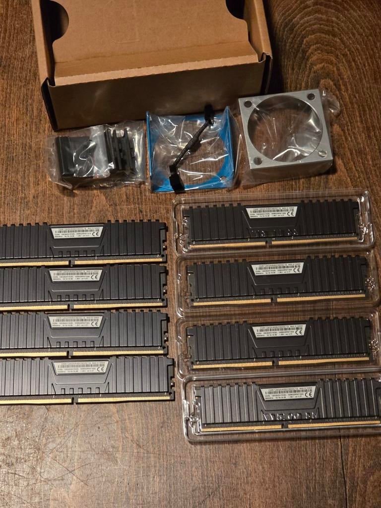 Corsair Vengeance LPX 128GB DDR4-3800 RAM Kit (8x16GB), Computers en Software, Ophalen of Verzenden, DDR4