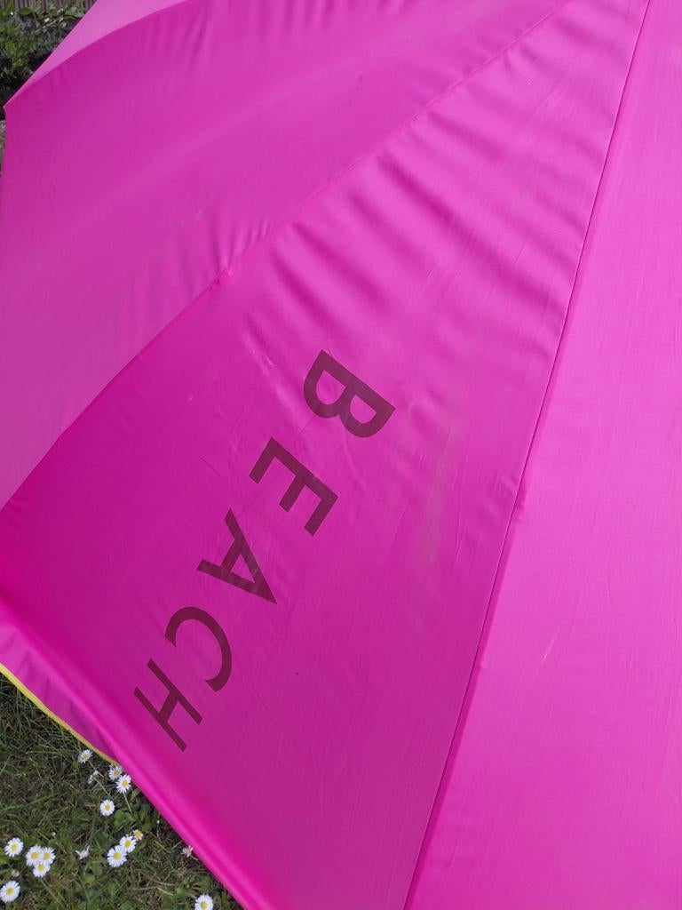 Parasol rose avec inscription Beach, Utilisé, 2 à 3 mètres, Parasol sur pied, Inclinable