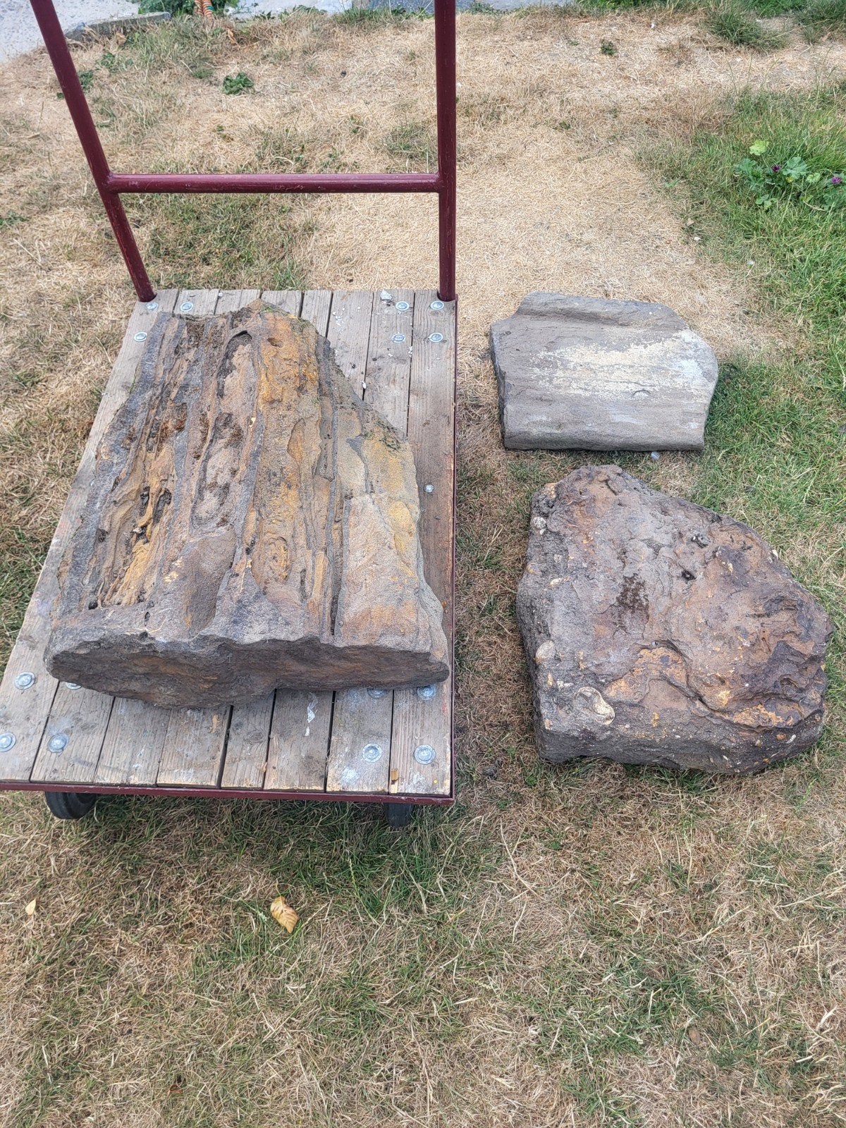 Complete partij IJzerzandsteen / Rotstuin stenen – 39 stuks, Ophalen