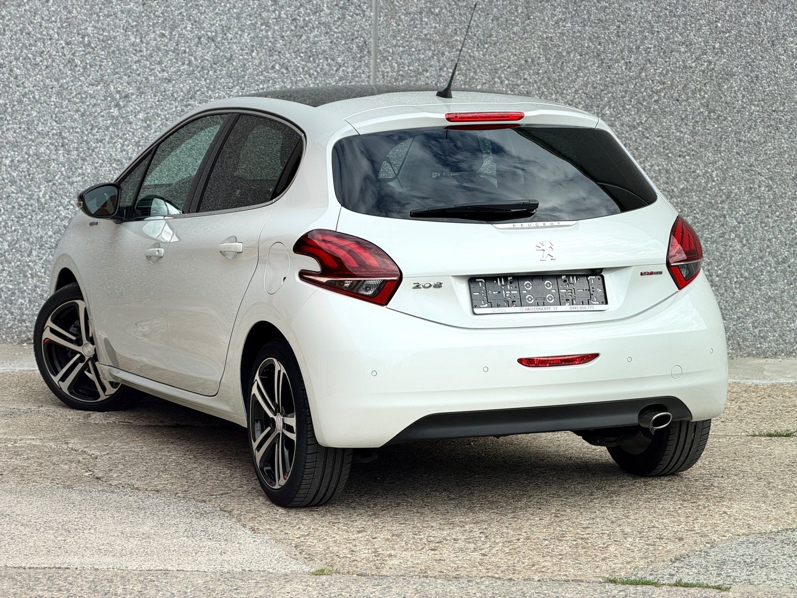Peugeot 208 GT Line 1.2 Essence AUTOMATIQUE Garantie 12 Mois, Achat, Euro 6, Entreprise, Noir