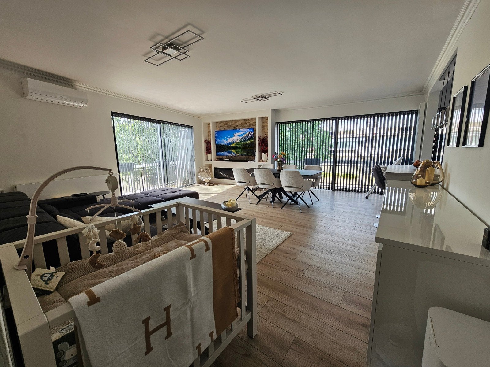 Gerenoveerd appartement te koop met garage en oprit, Borsbeek, Tot 200 m², Antwerpen (stad), 2 kamers