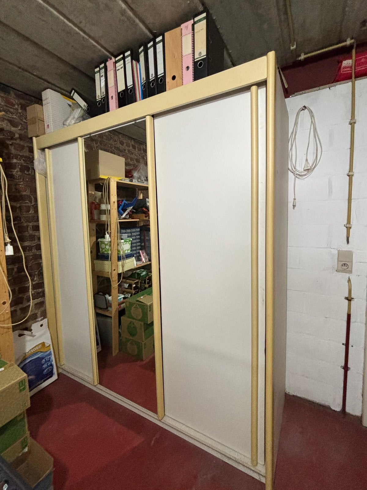 Armoire, Strak, Avec tablette(s), 150 à 200 cm, Comme neuf