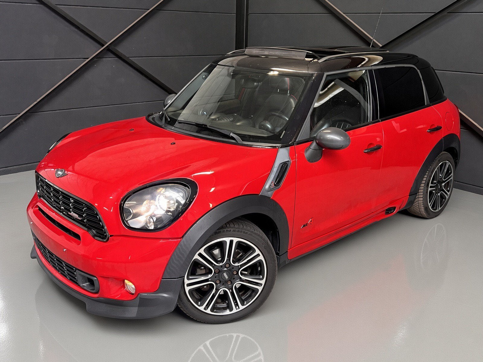 Mini countryman 4x4 1.6 benzine automaat, bj2014, 185.000km, 135 kW, Carnet d'entretien, Noir, 5 portes