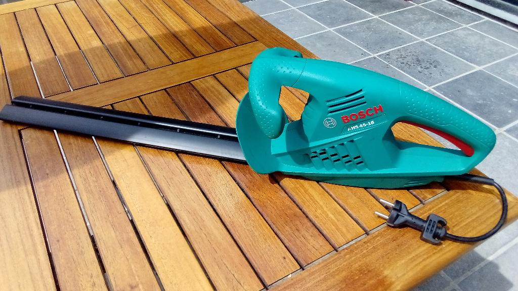 Taille haie électrique BOSCH 3600 H47, Enlèvement, Comme neuf, Électrique, Bosch