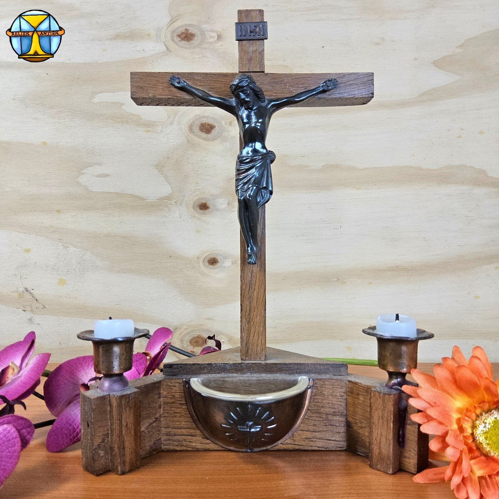 Crucifix vintage en bois avec bougie, chandeliers, crucifix, Collections, Enlèvement ou Envoi, Comme neuf, Image, Christianisme | Catholique
