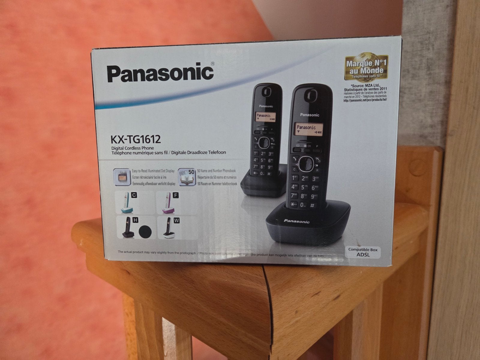 Twee oplaadbare draadloze telefoons van PANASONIC KX-TG1612, Ophalen
