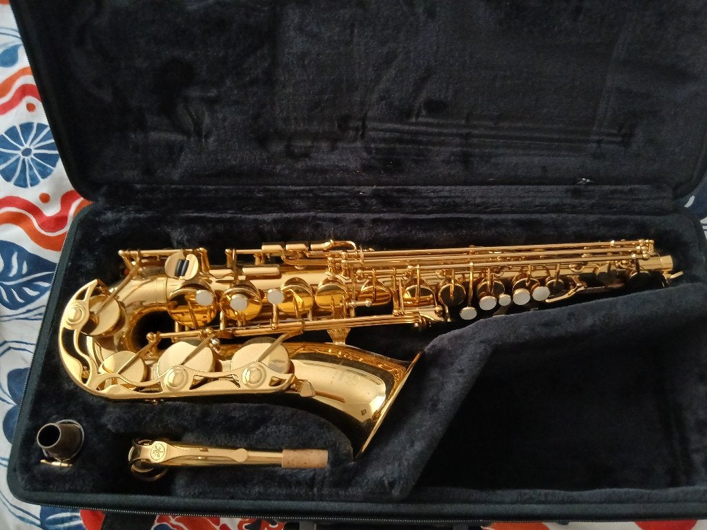 Alt saxofoon YAS 280 + compleet starterspakket, Muziek en Instrumenten, Ophalen, Alt, Zo goed als nieuw, Met koffer