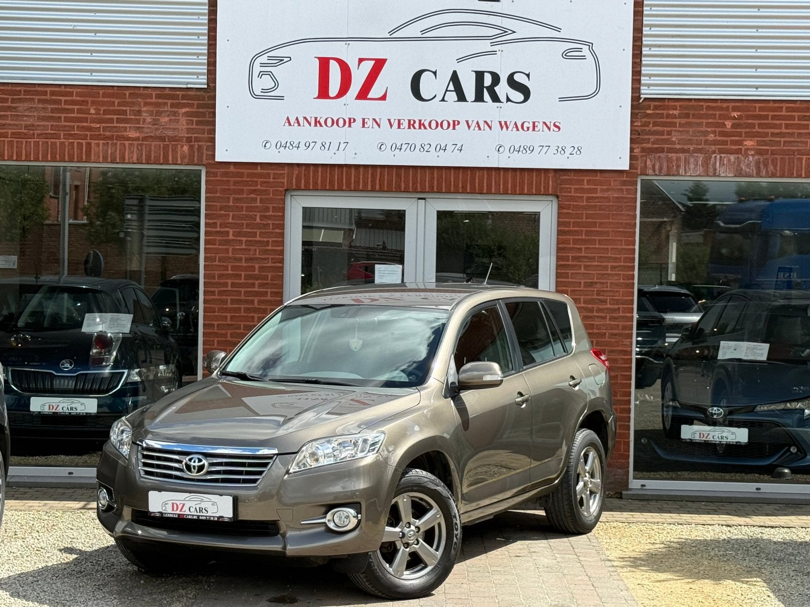 TOYOTA RAV4 4X4 2.2D 150PK |NAVI | LEDER | CAMERA | AIRCO |, Auto's, Euro 5, 1683 kg, 4 cilinders, Bruin