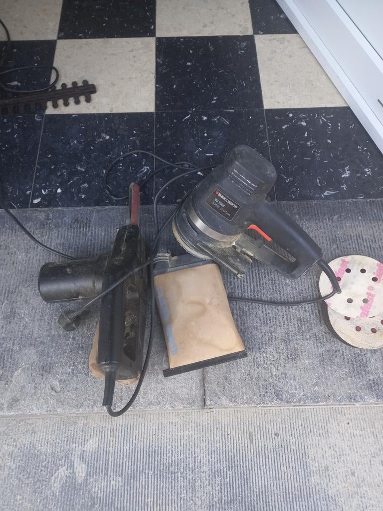 2 ponceuse black decker, Enlèvement