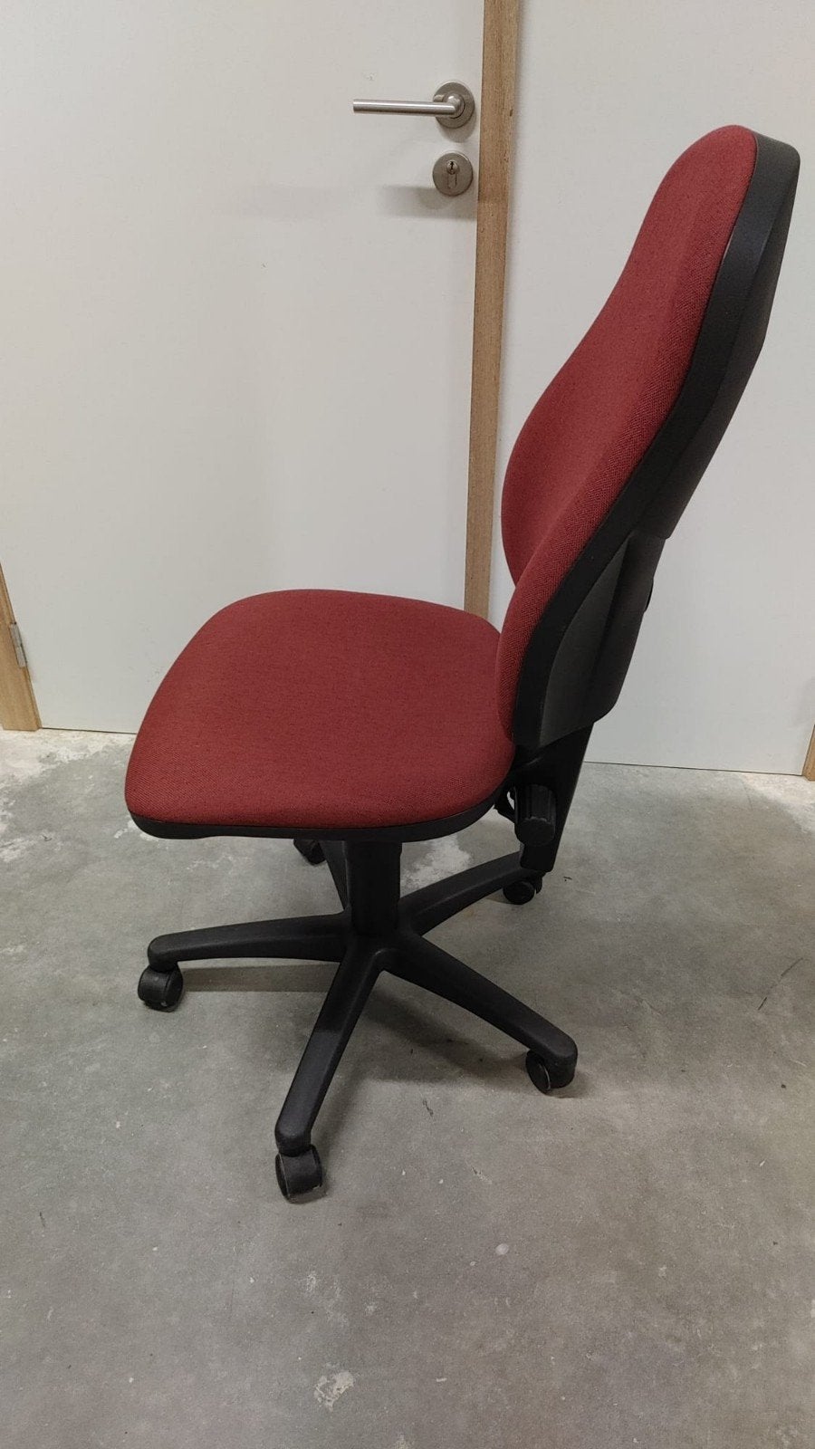2 chaises de bureau. 1 anthracite et 1 bordeaux., Enlèvement, Chaise de bureau