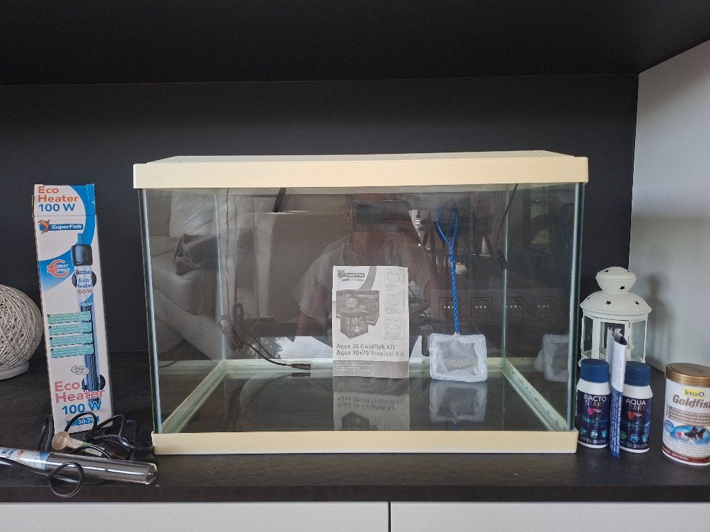 Aquarium, filtre, thermomètre et autres accessoires à vendre, Enlèvement, Couvercle inclus, Comme neuf, Meuble d'aquarium