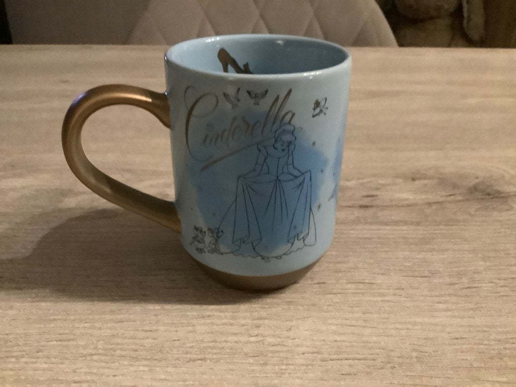 Disney Cinderella mok (Nieuw) (10 cm), Verzamelen, Disney, Ophalen of Verzenden, Assepoester of Belle, Nieuw, Servies