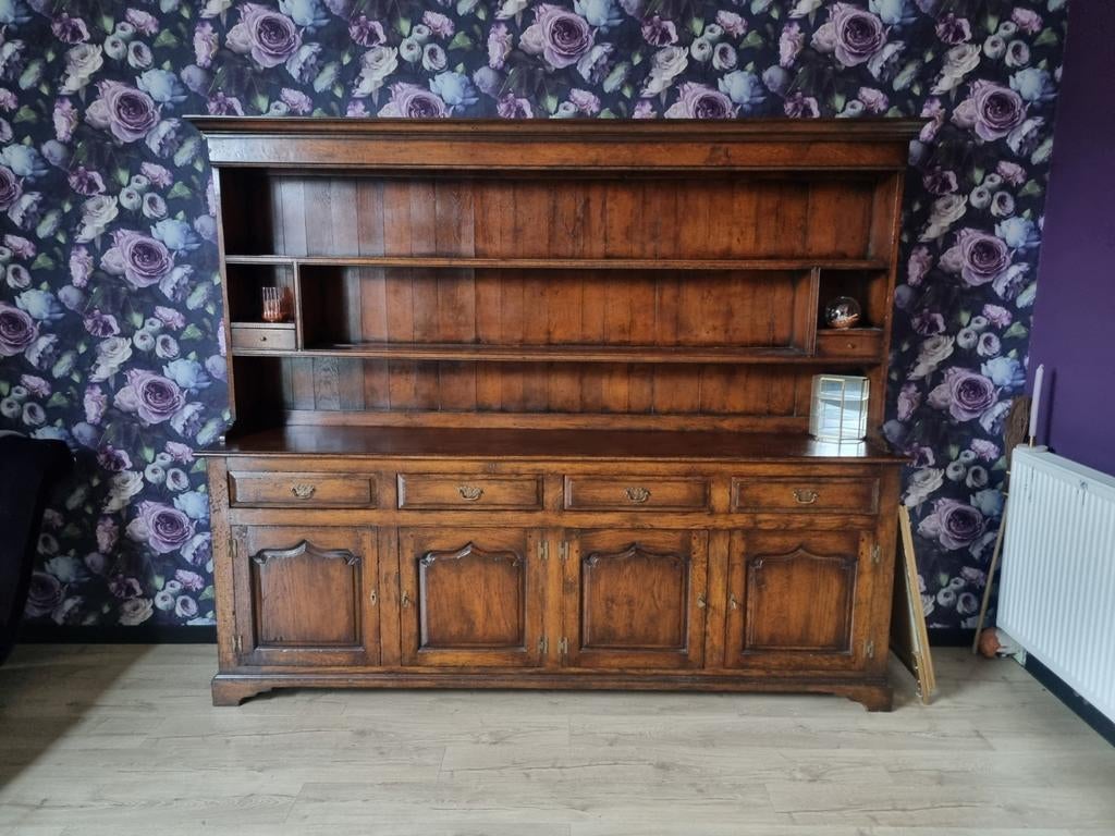 Prachtige  antieke kast, Ophalen