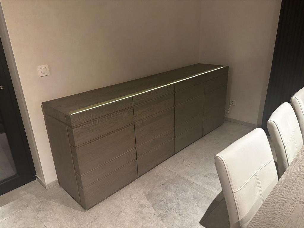 Dressoir (incl. Ledverlichting). Perfecte staat., Huis en Inrichting, Ophalen, Zo goed als nieuw