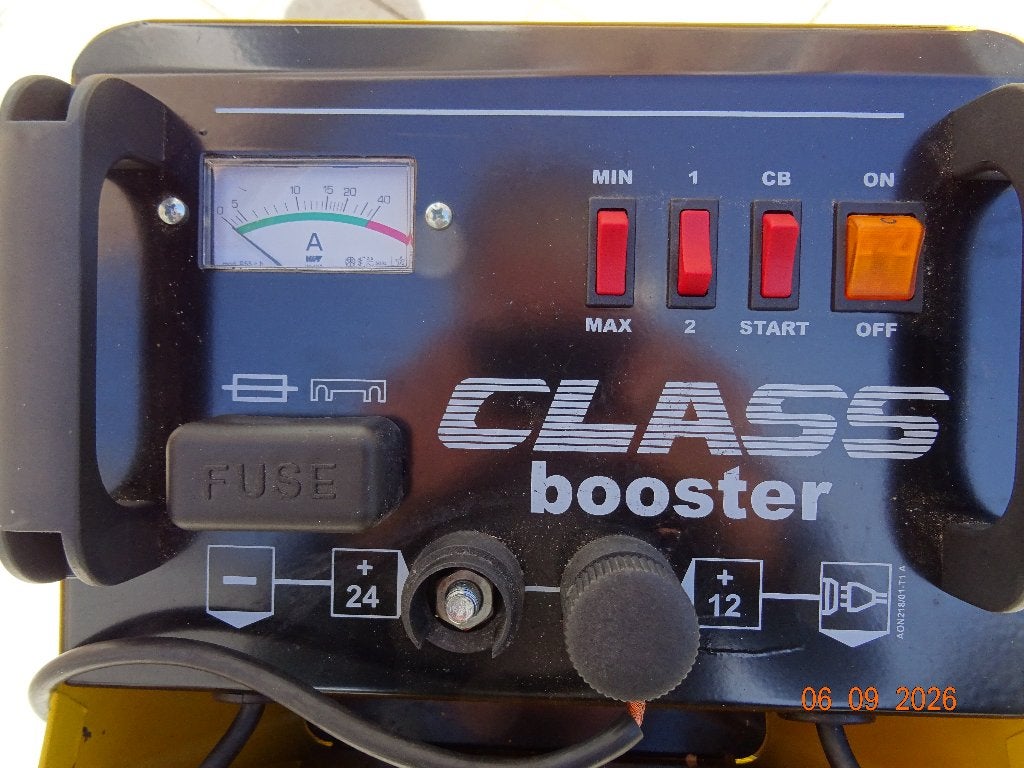Chargeur CLASS Booster 350E, Autos : Divers, Autos divers Autre, Enlèvement