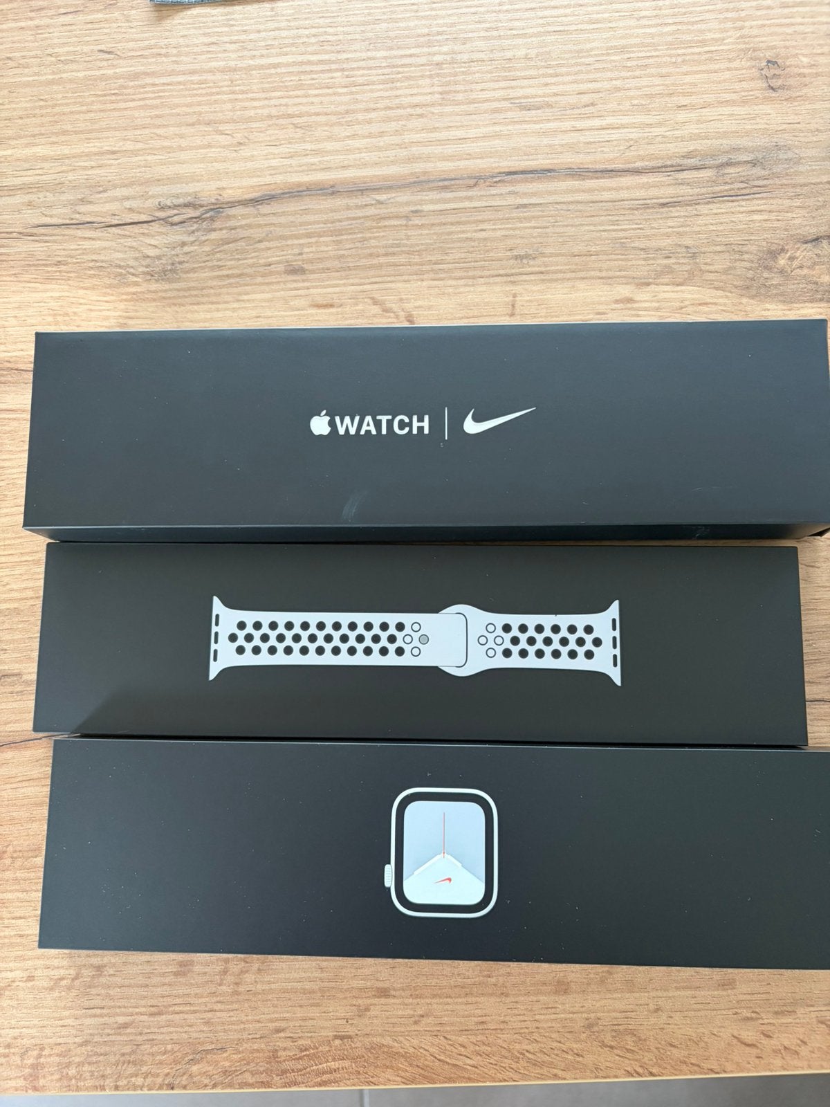 Apple watch 6 nike, Handtassen en Accessoires, Ophalen, Zo goed als nieuw