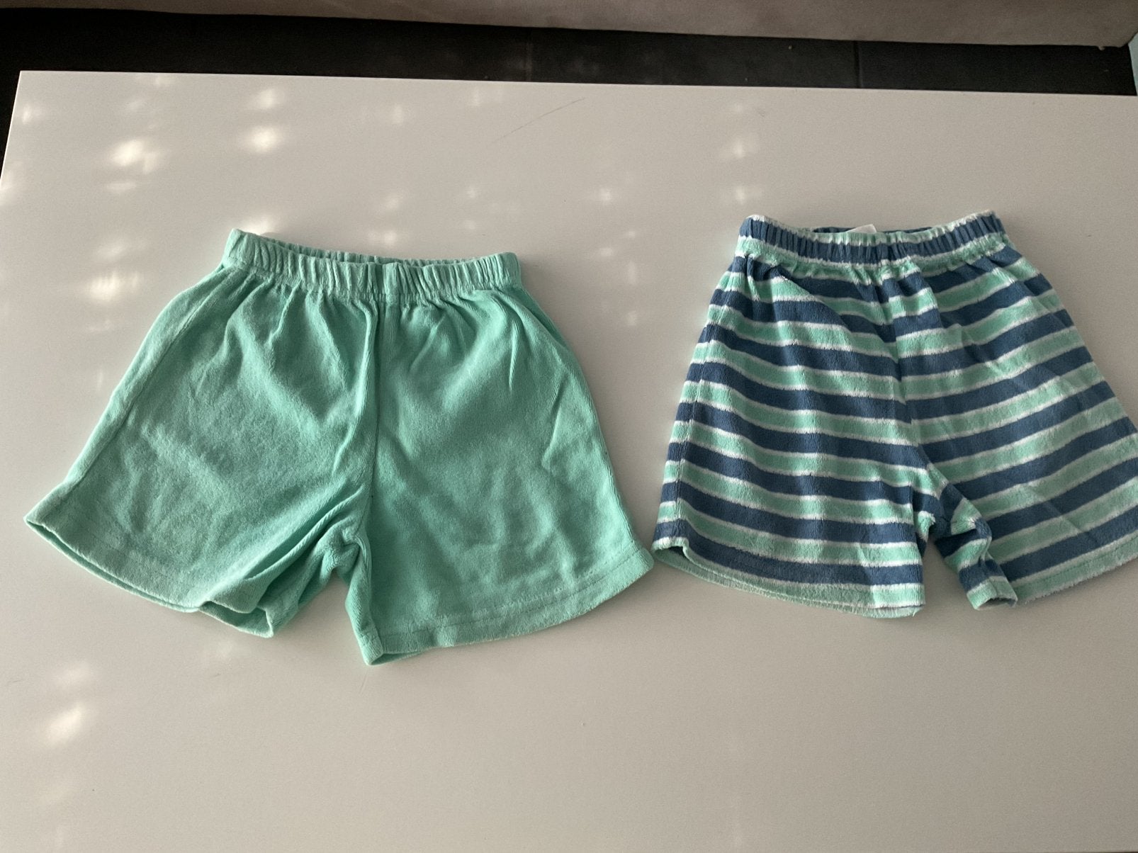 2 sponsen shorten (maat 110/116), Kinderen en Baby's, Kinderkleding | Maat 110, Ophalen of Verzenden, Zo goed als nieuw, Jongen of Meisje
