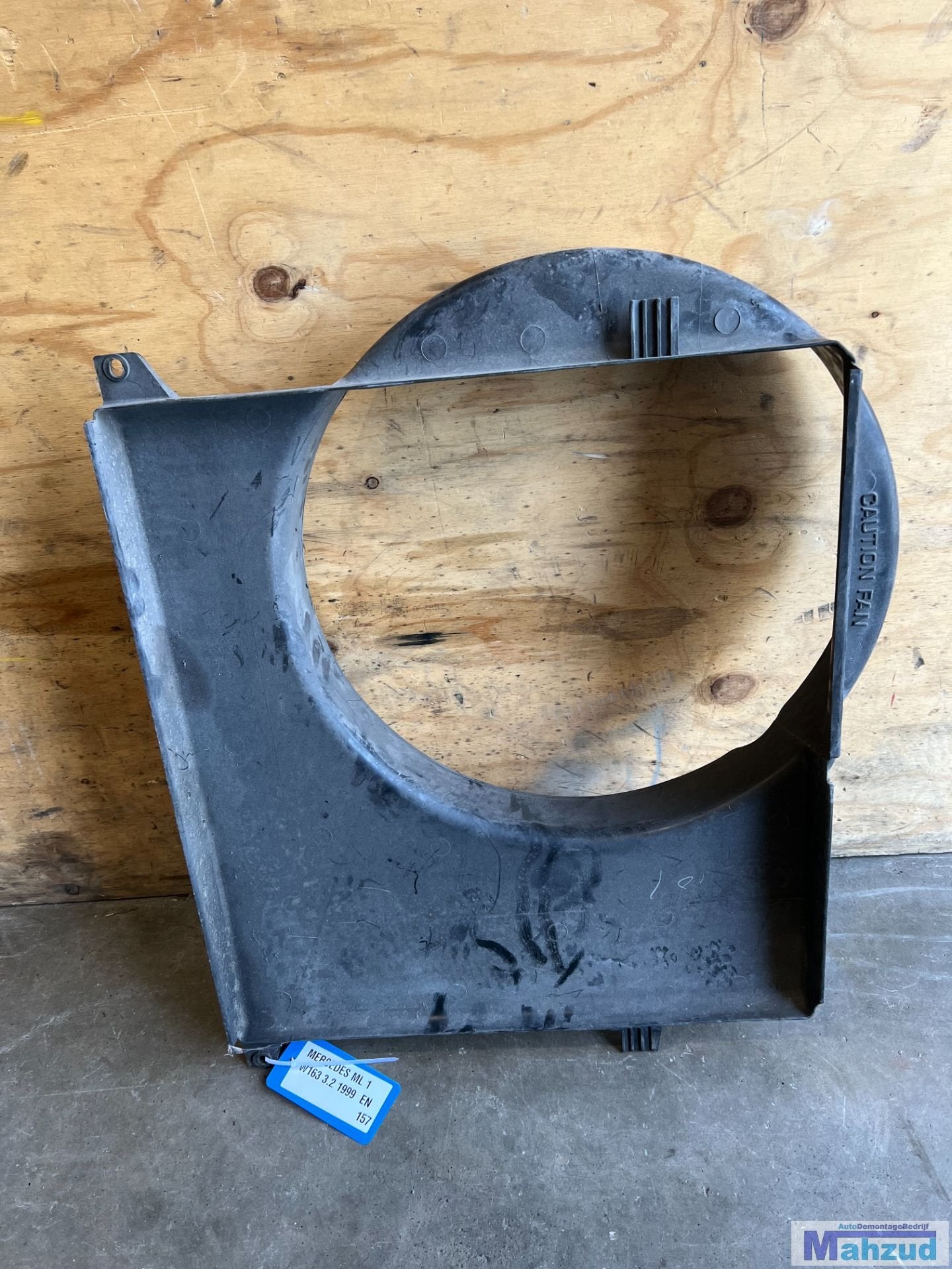 Cache de radiateur MERCEDES ML w163 3.2 A1635050655, Mercedes-Benz AG, Mercedes-Benz, Utilisé, Mercedesstrasse 120
70372  Stuttgart, DE