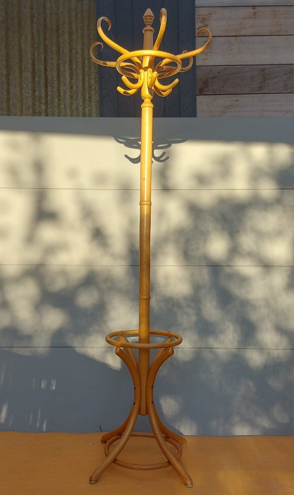 Vintage Thonet kapstok, Ophalen