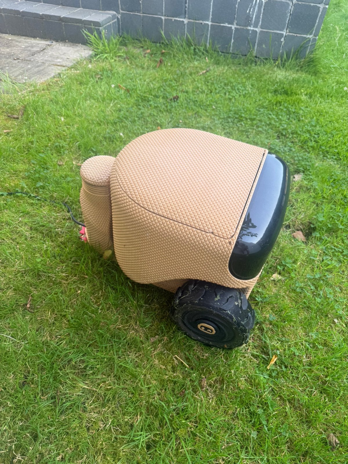 Willow eeve belgische grasrobot, Tuin en Terras, Grasmaaiers, Zo goed als nieuw, Ophalen