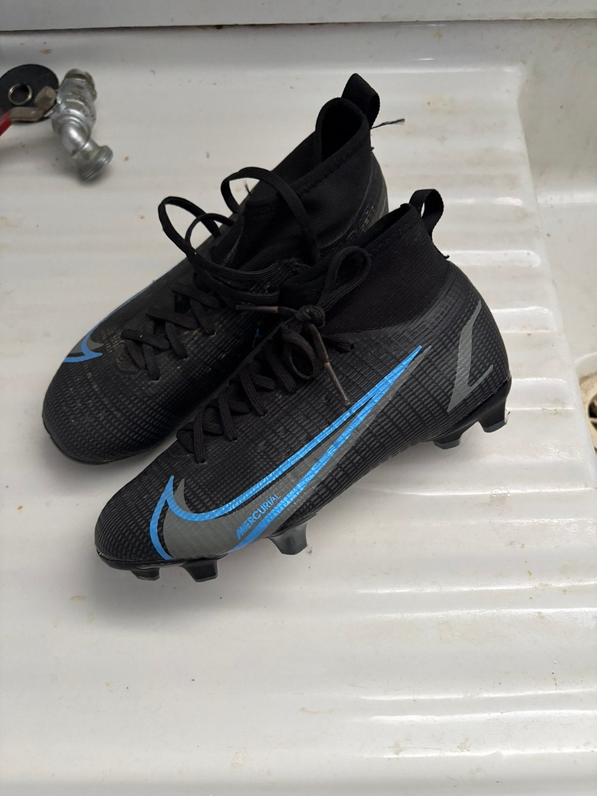 Chaussure de foot nike 32, Sports & Fitness, Football, Enlèvement, Utilisé
