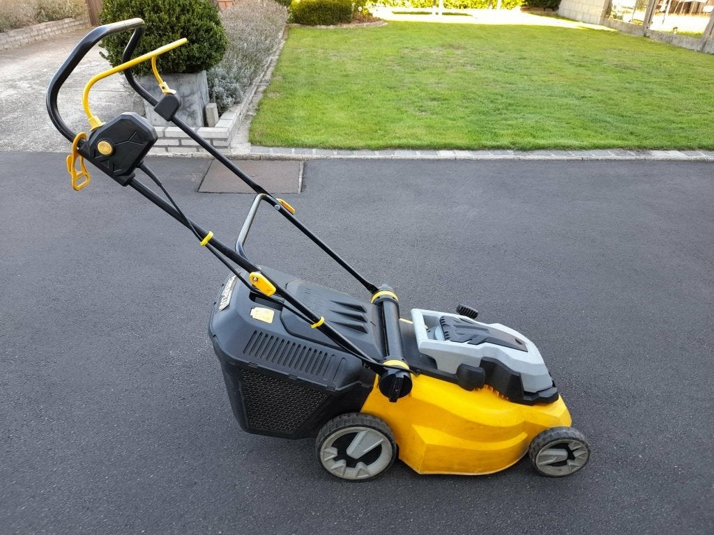 Powerplus POWXG6107 Elektrische Grasmaaier – 1600W – 42 cm, Tondeuse rotative, Démarrage électrique, 40 à 49 cm, Enlèvement