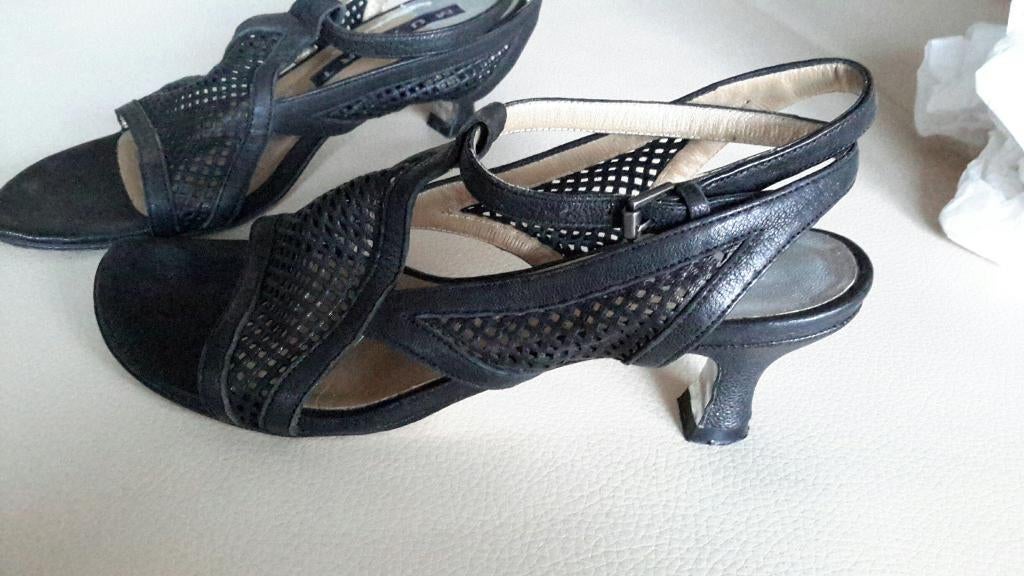 Zwarte sandaaltjes met enkelriempje maat 37.5. Muxart., Kleding | Dames, Schoenen, Zwart, Zo goed als nieuw, Muxart, Sandalen of Muiltjes