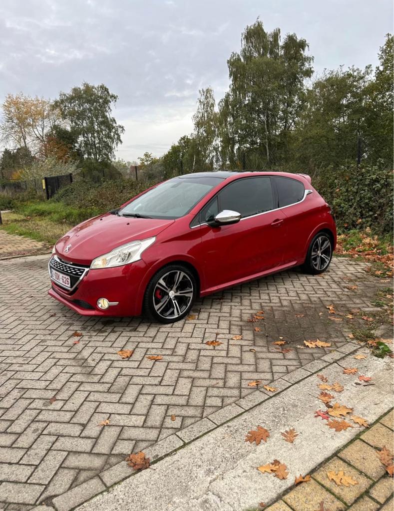 Peugeot 208 GTI, Auto's, Peugeot, Bluetooth, Benzine, Handgeschakeld, Rood, Onderhoudsboekje, Ophalen