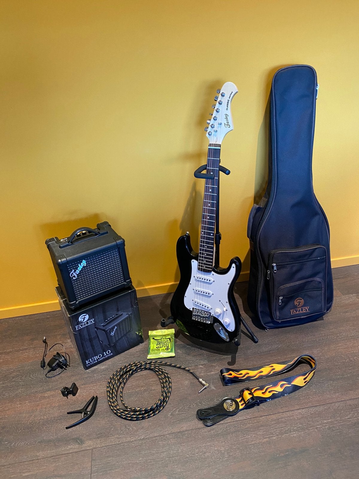 Elektrische Gitaar 3/4 formaat, Met versterker, Zo goed als nieuw, Solid body, Ophalen
