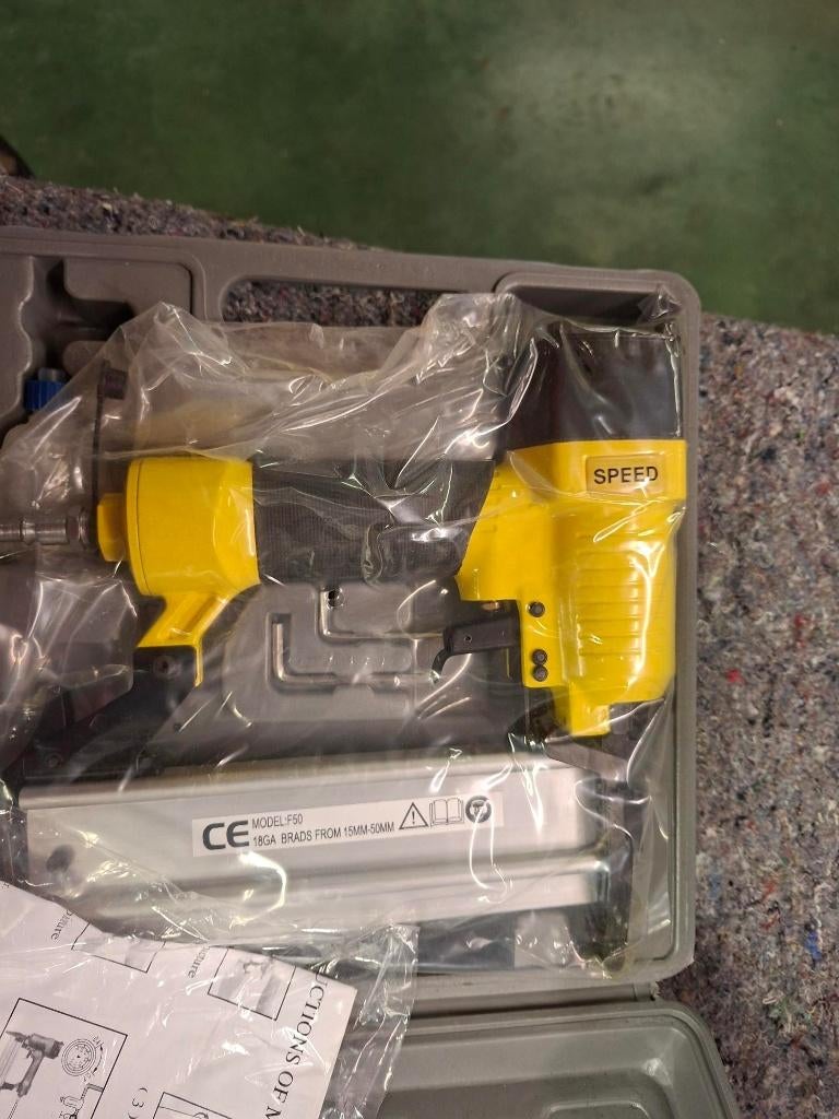 Nagelpistool op perslucht merk SPEED., Doe-het-zelf en Bouw, Ophalen, Nieuw