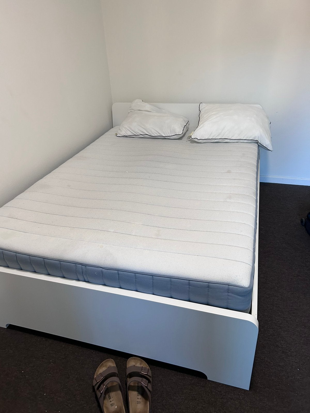 Lit double + matelas, Maison & Meubles, Comme neuf, Enlèvement, 200 cm, Deux personnes