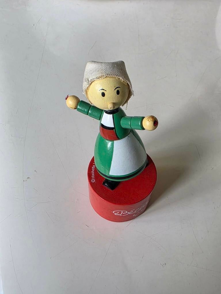 figurine de collection en bois Bécassine, type "Wakouwa" fab, Enlèvement ou Envoi