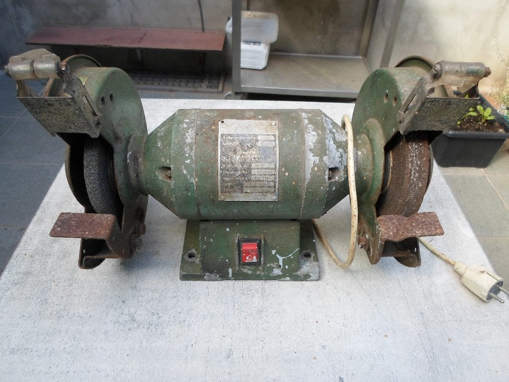 Meule électrique, Enlèvement, Utilisé