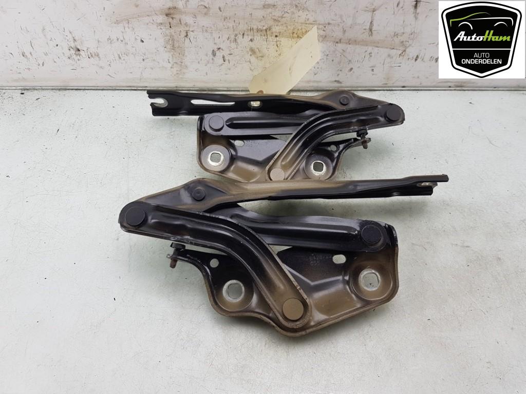 CHARNIERE DE CAPOT Skoda Octavia Combi (1U5), Utilisé, Skoda