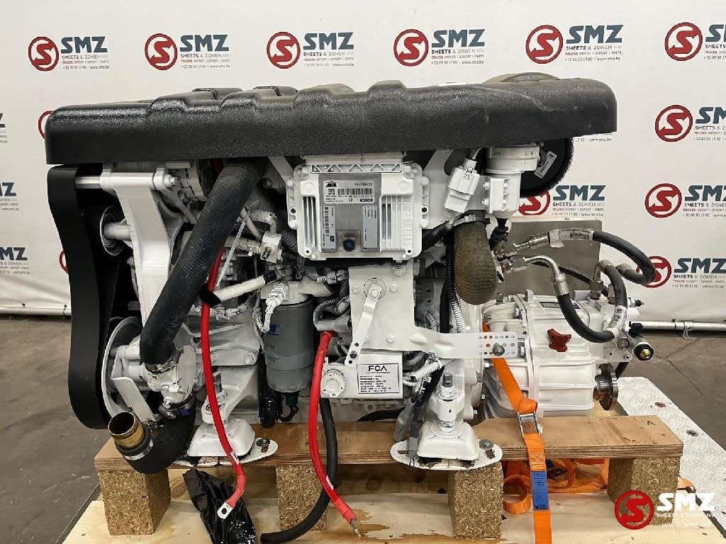 Motor Mercury I4 115 + reductiekast Z25, Nieuw