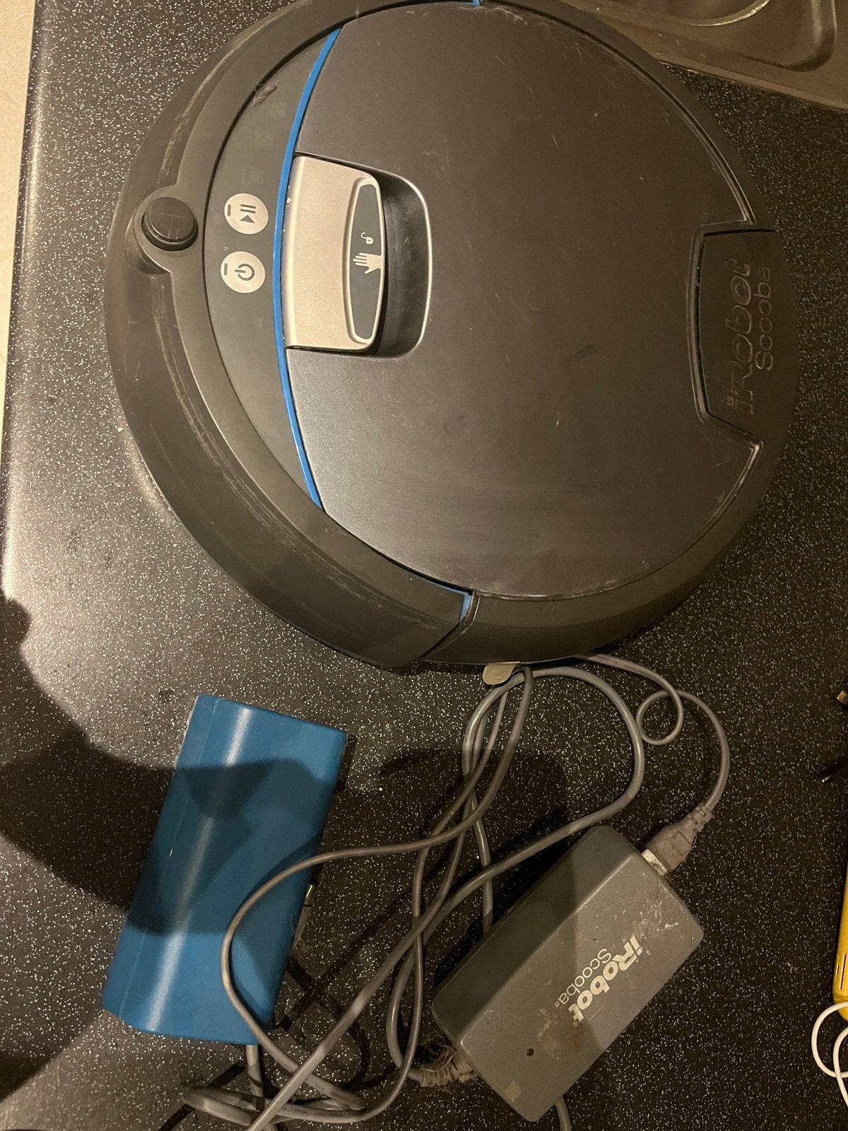 Kapotte scooba + extra batterij + lader, Ophalen, Niet werkend, Vloerreiniger
