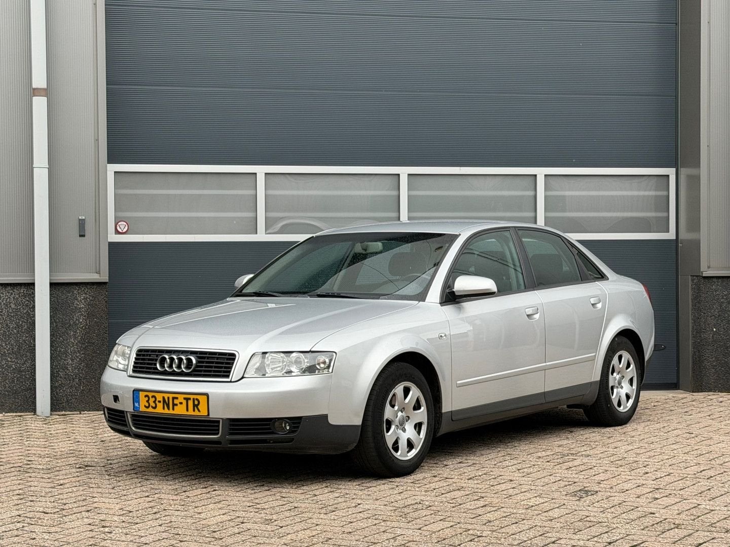Audi A4 Limousine 2.0 Pro Line bj.2003 Airco|Cc|Trekh|Nap., Auto's, Audi, A4, Grijs, 192 g/km, Parkeersensor